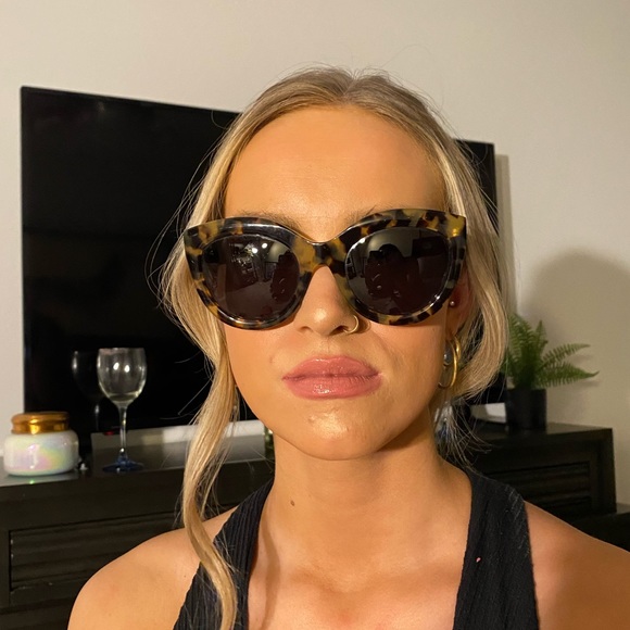 COPY - Balenciaga Sunglasses - Picture 6 of 6